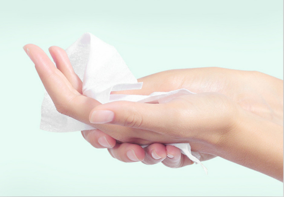O fabricante Baby Wet Wipes do OEM China oferece o melhor para limpezas do bebê da pele sensível das limpezas do bebê