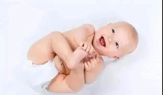 O tecido descartável do bebê arfa o canal da prevenção do escape das calças 3D da tela não tecida