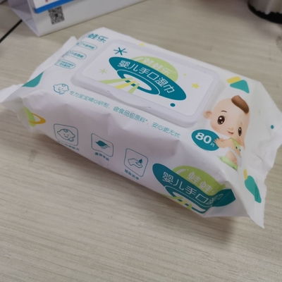 A água descartável do cuidado sensível feito sob encomenda do bebê limpa ultra macio