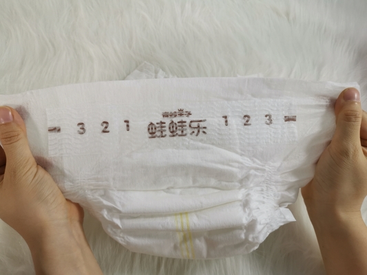 Fralda descartável ecologicamente correta para bebê 3D vazando na China