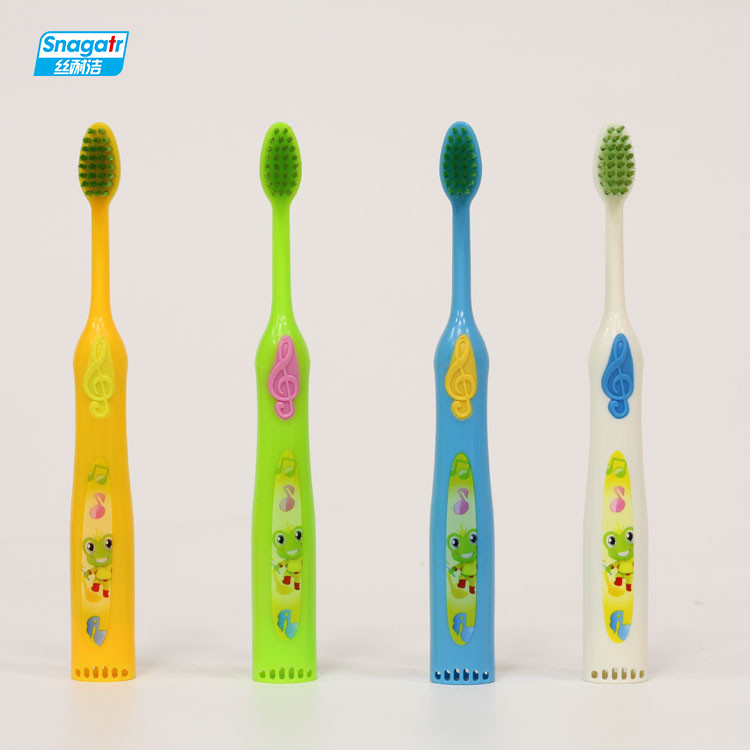 Crianças 3-6 anos de higiene oral da cor de borracha macia do punho da escova de dentes